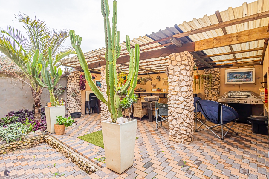 4 Bedroom Property for Sale in Myburgh Park Western Cape